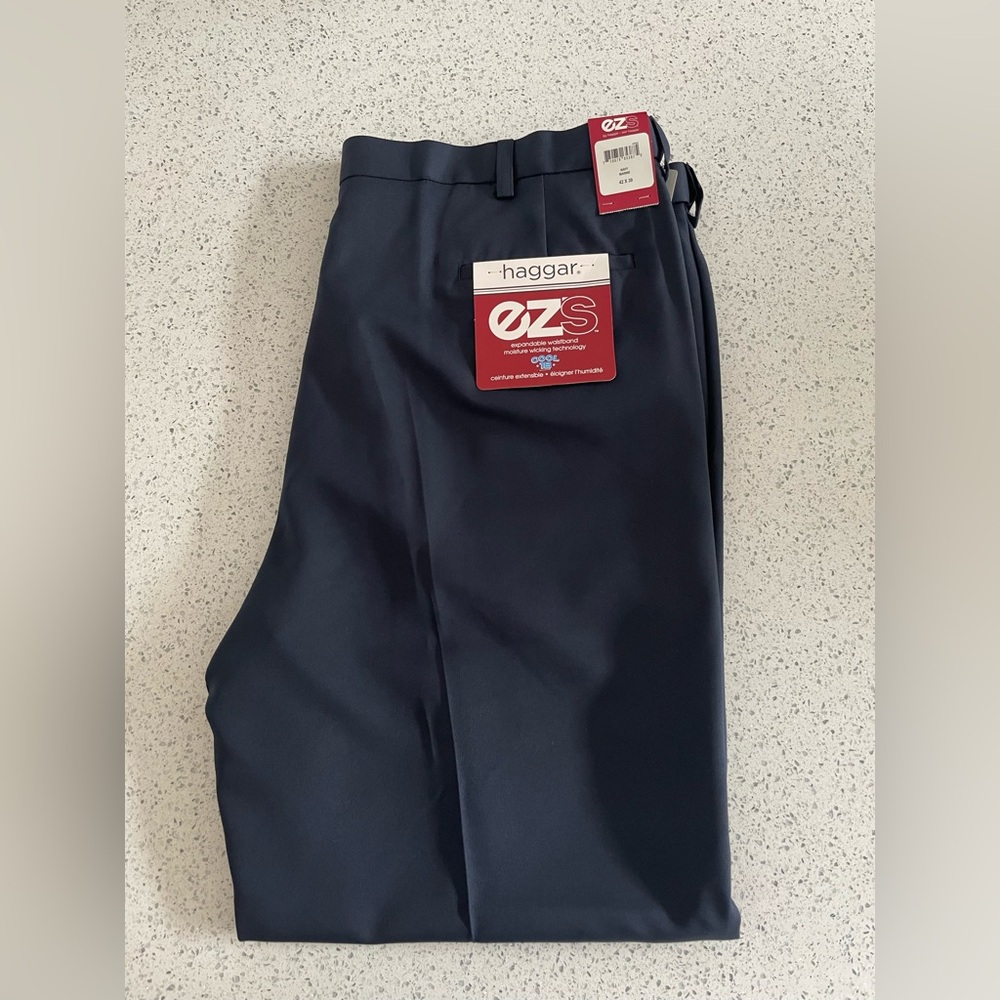 NWT 42 x 30 Haggar Men’s Navy Dress Pants